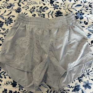 Lululemon Hotty Hot HR Short 4”